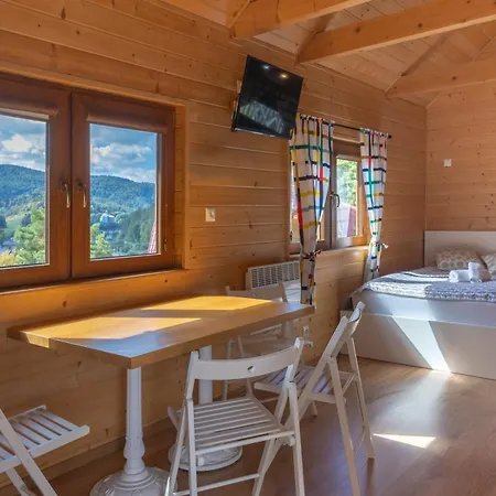 Caloroczne Jaga בקתה מוז'ינה