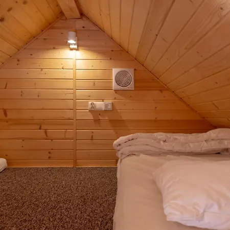 Caloroczne Jaga בקתה *