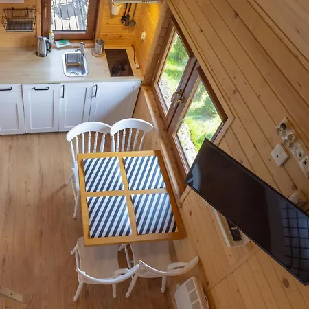 בקתה Caloroczne Jaga מוז'ינה