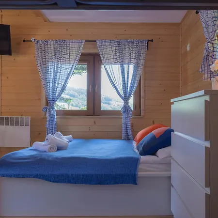 Caloroczne Jaga * מוז'ינה